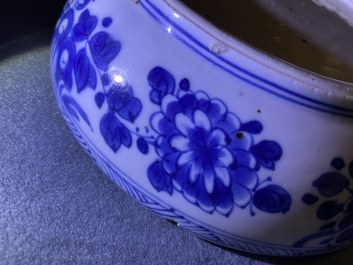 A Chinese blue and white box and cover, Kangxi